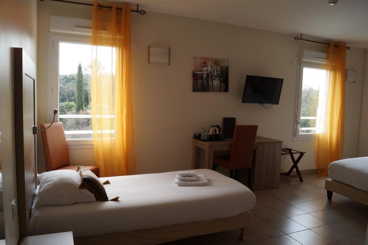 Hotel Restaurant Le Gardon - Pont Du Gard Collias 外观 照片